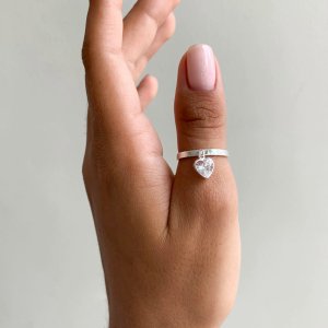 Каблучка з рухомим серцем