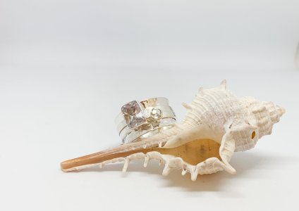 Кольцо-механизм с прямоугольным камнем (Белый циркон)