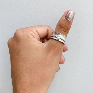 Ring with white topaz