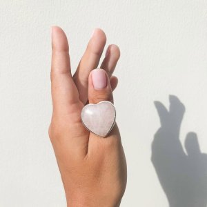 Pink quartz heart ring
