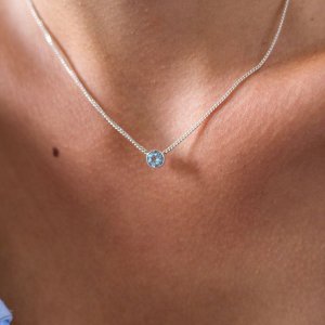 Blue topaz pendant Ø 6 mm